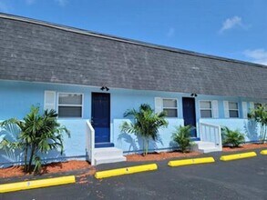 14125 Palm St in Madeira Beach, FL - Building Photo - Building Photo