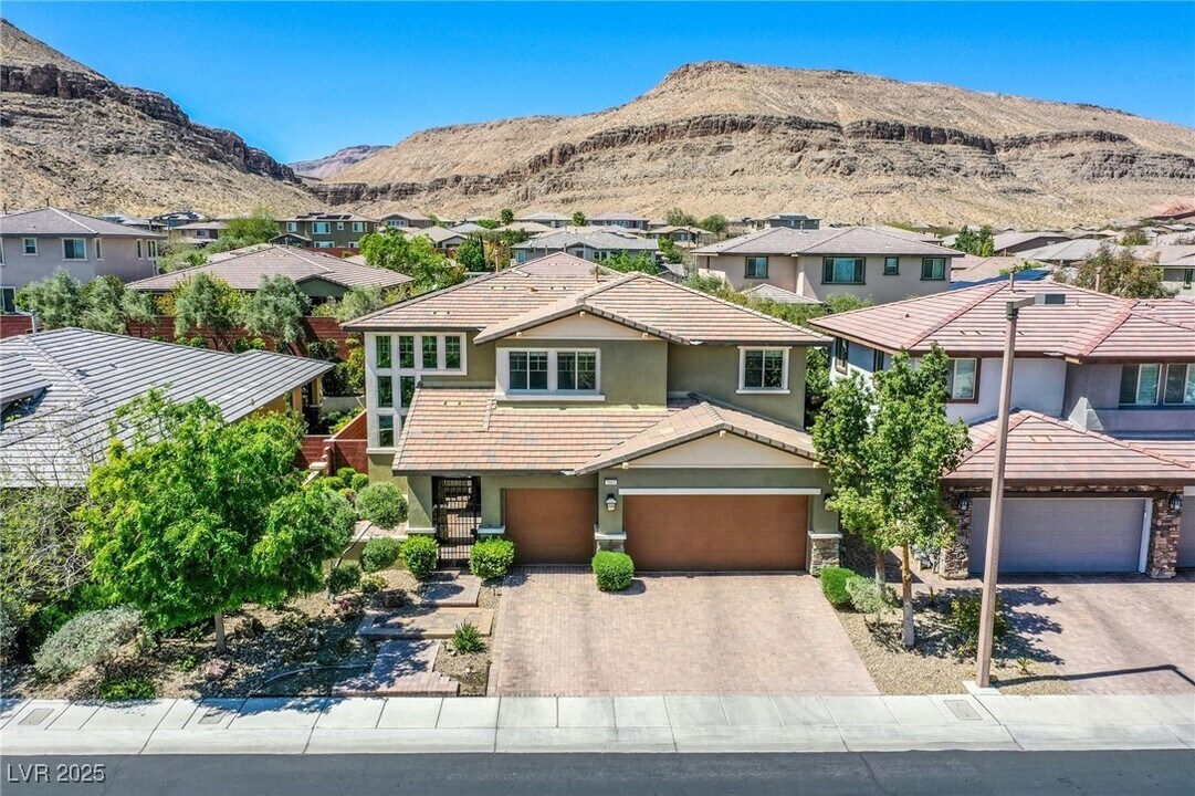 5863 Glory Heights Dr in Las Vegas, NV - Building Photo