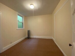 884 Huntington Ave, Unit 3 in Boston, MA - Foto de edificio - Building Photo