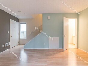 8105 SW 34th Ave in Portland, OR - Building Photo - Building Photo