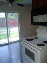 3116 Penny Ln in Modesto, CA - Foto de edificio - Building Photo