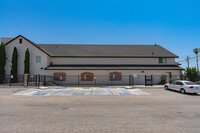 Cornerstone in Bakersfield, CA - Foto de edificio - Building Photo