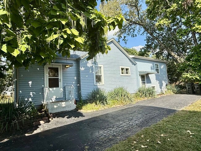 337 N Elmwood Ave in Wood Dale, IL - Building Photo - Building Photo