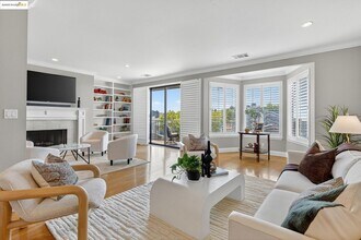 64 Schooner Hill in Oakland, CA - Building Photo - Building Photo