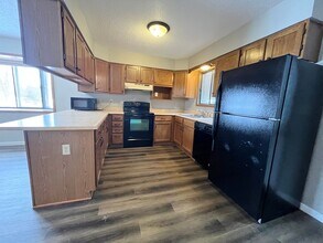 1123 S Bridgeport Pl in Sioux Falls, SD - Building Photo - Building Photo