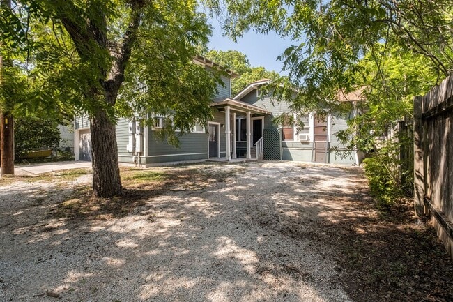 807 E 45th St in Austin, TX - Building Photo - Building Photo