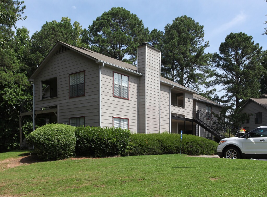 Mews Apartments in Loganville, GA
