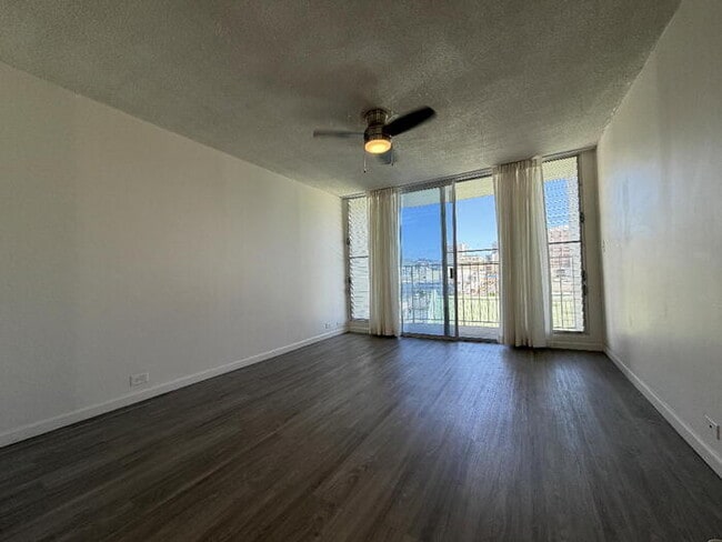 1125 Young St in Honolulu, HI - Building Photo - Building Photo