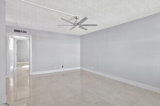 2400 NE 10th St in Pompano Beach, FL - Building Photo - Building Photo