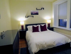 1415 Beacon St, Unit 4 in Brookline, MA - Foto de edificio - Building Photo