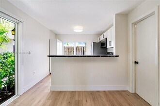 9023 NE 4th Avenue Rd in Miami Shores, FL - Building Photo - Building Photo