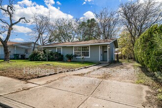1222 W Thorain Blvd in San Antonio, TX - Building Photo - Building Photo