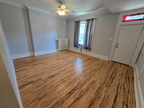448 Roxborough Ave in Philadelphia, PA - Building Photo - Building Photo