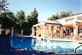 Heritage Park Montclair Senior Apartments in Montclair, CA - Foto de edificio - Building Photo