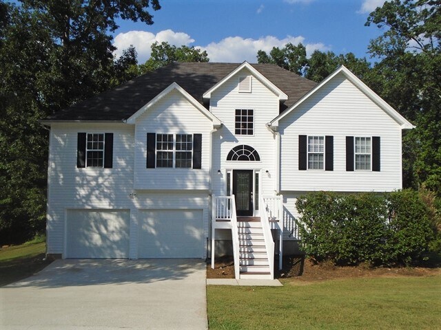 276 Tanglewood Dr in Hiram, GA - Foto de edificio