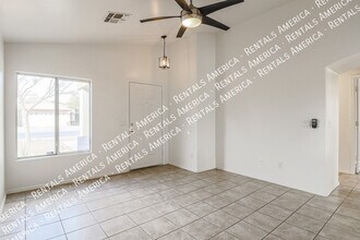 12043 W Windrose Dr in El Mirage, AZ - Building Photo - Building Photo