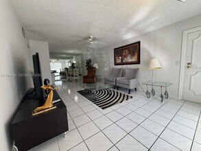 6253 Bay Club Dr in Fort Lauderdale, FL - Building Photo - Building Photo