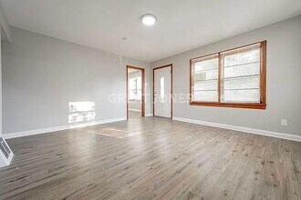 1143 Charbonier Rd in Florissant, MO - Building Photo - Building Photo