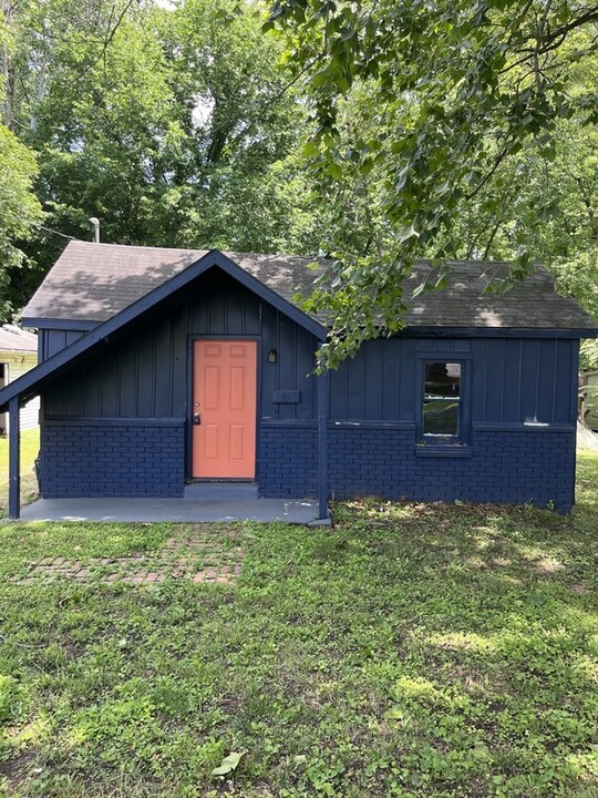 421 Van Ness Ave in Evansville, IN - Building Photo