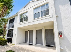 161 Santa Clara Dr in Naples, FL - Building Photo