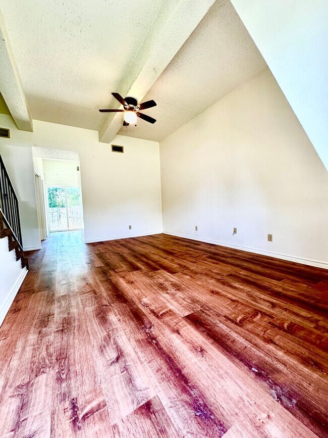 323 A St in Kerrville, TX - Building Photo - Building Photo