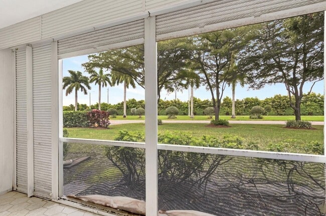 549 Fanshaw N, Unit 5490 in Boca Raton, FL - Foto de edificio - Building Photo