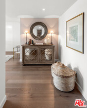 875 Comstock Ave in Los Angeles, CA - Building Photo - Building Photo