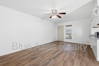 222 Meador Ln in Burleson, TX - Building Photo - Building Photo