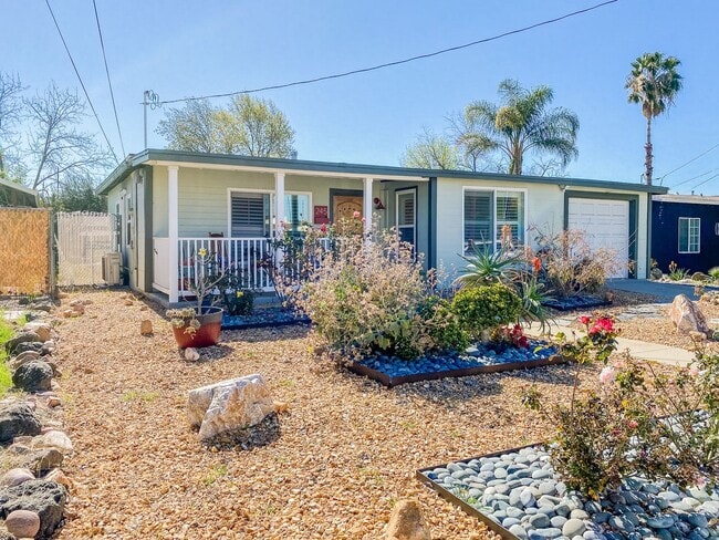 245 Lindell Ave in El Cajon, CA - Building Photo - Building Photo