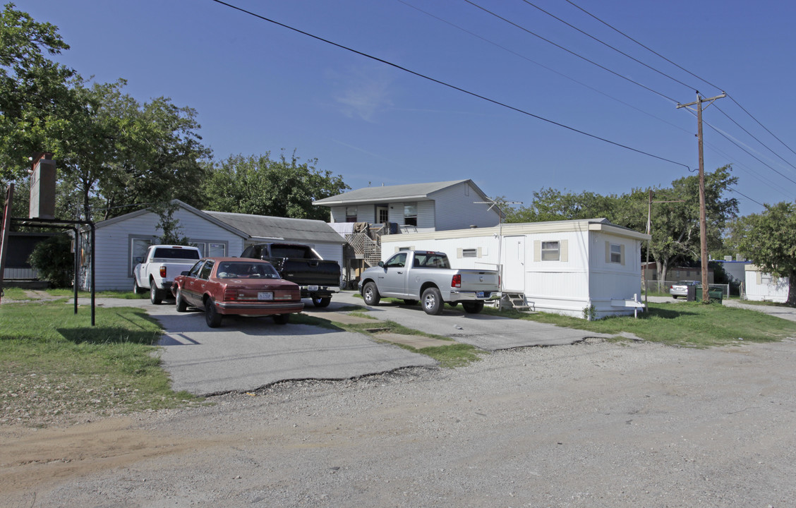 Azle Ave Mobile Home Park in Fort Worth, TX - Building Photo