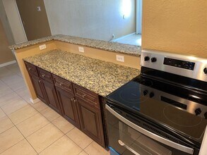 1650 W 12th Ct in West Palm Beach, FL - Building Photo - Building Photo