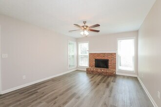 611 Simon Park Cir in Lawrenceville, GA - Building Photo - Building Photo