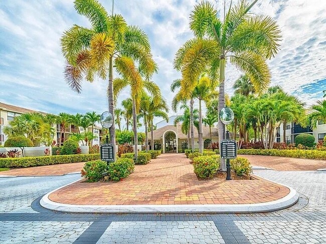706 Executive Center Dr in West Palm Beach, FL - Building Photo - Building Photo