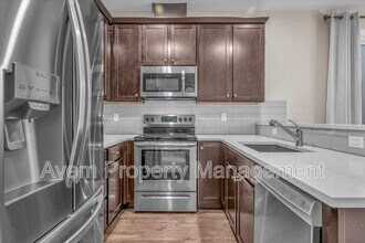 2736 SE 84th Ave in Portland, OR - Building Photo - Building Photo