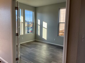 21250 E Radcliff Pl in Aurora, CO - Building Photo - Building Photo