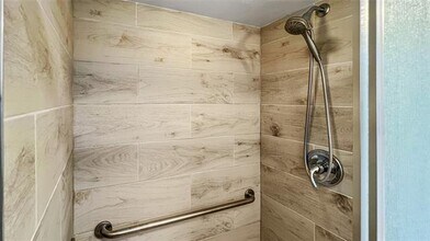 2711 W Morton St in Denison, TX - Building Photo - Building Photo