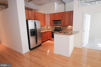 130 N 2nd St, Unit 5E in Philadelphia, PA - Building Photo - Building Photo