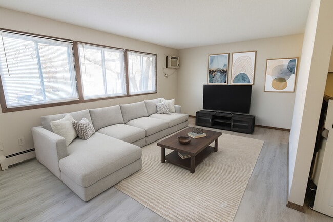 Twin Lakes Apartments