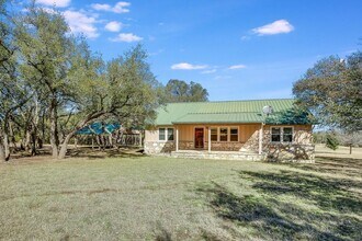441 Leaning Oak Trail in Dripping Springs, TX - Building Photo - Building Photo