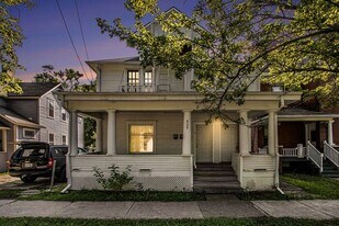 429 Davis St in Kalamazoo, MI - Building Photo