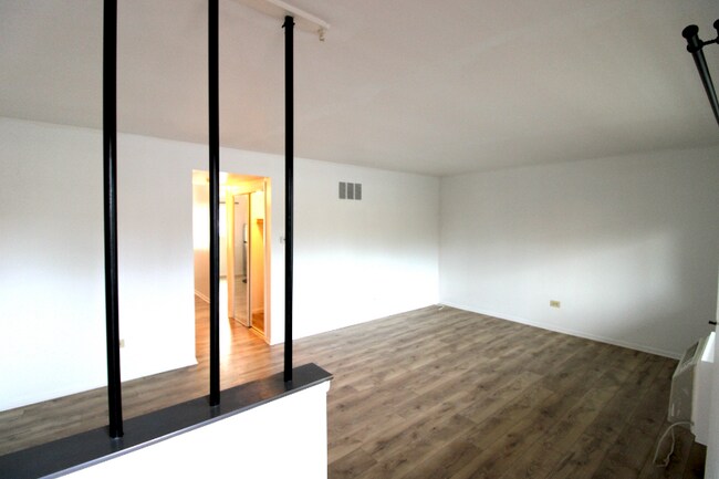 501 E Prospect Ave, Unit Apt 1D in Mount Prospect, IL - Building Photo - Building Photo