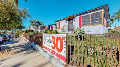 30th Street Cottages in San Diego, CA - Foto de edificio - Building Photo