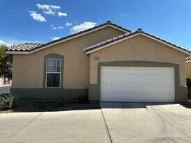 5001 Droubay Dr in Las Vegas, NV - Building Photo