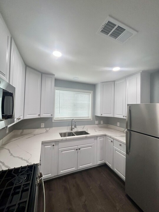 256 Clay St in Salinas, CA - Building Photo