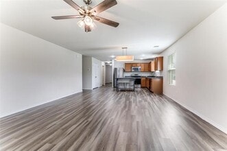 10013 Amosite Dr in Fort Worth, TX - Building Photo - Building Photo