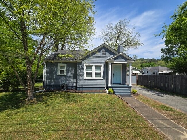 property at 3605 Navajo Dr