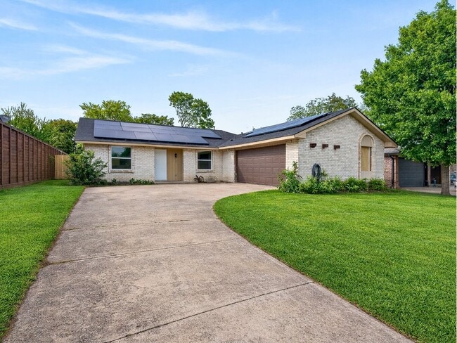 709 Brookview Dr in Garland, TX - Building Photo - Building Photo