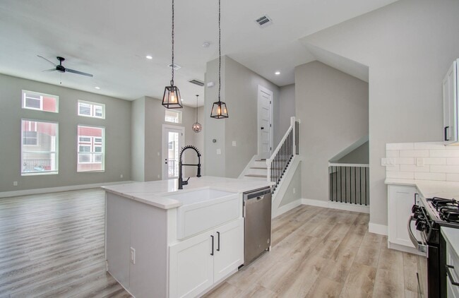 2114 Oatfield Dr