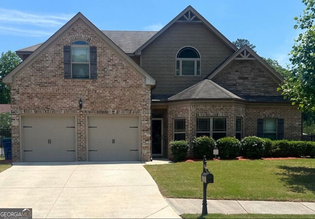 property at 300 Pennant Ln