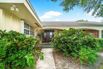 222 Fairway W in Jupiter, FL - Building Photo - Building Photo